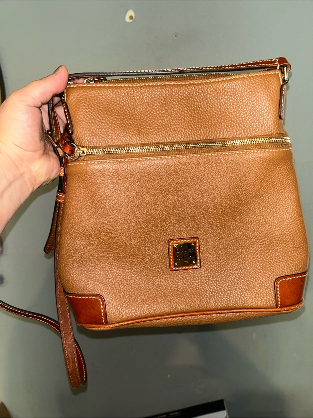 Dooney & Bourke Style Tan Crossbody Bag peddled